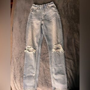 American Eagle CURVY MOM JEAN